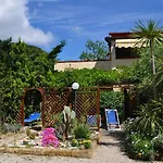 ホテル Giardino カポリーヴェリ